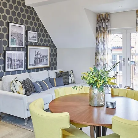 Host & - Lightkeeper's *